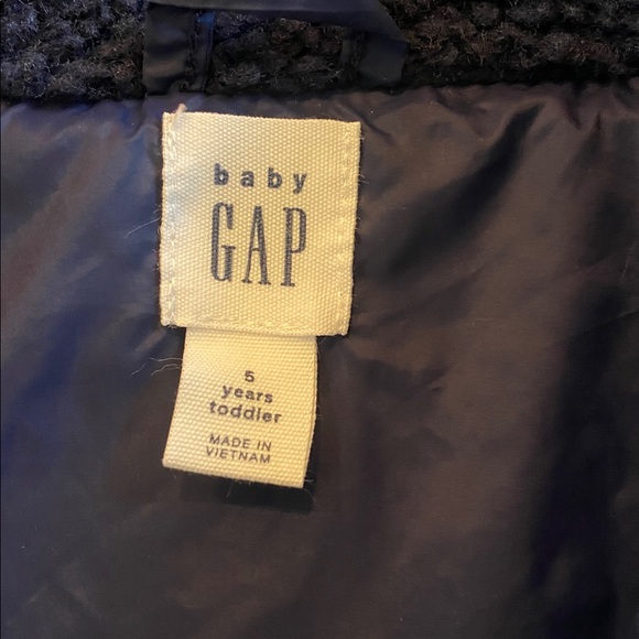 GAP Toddler Sherpa Vest Size 5T - Picture 3 of 5